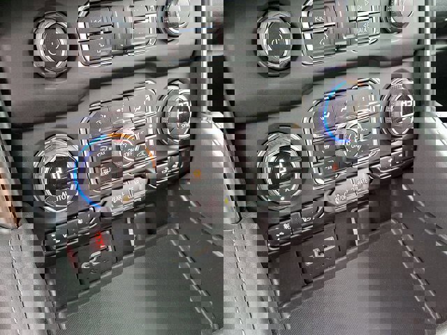 Used 2022 Chevrolet Suburban Z71 w/ Luxury Package image 15