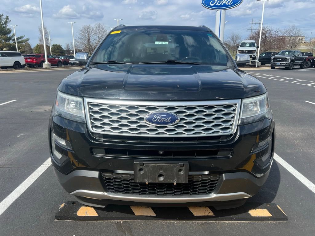 Certified 2017 Ford Explorer Platinum image 2