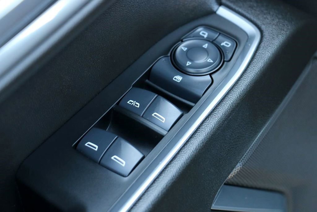 Used 2025 Chevrolet Silverado 1500 LT RWD image 16