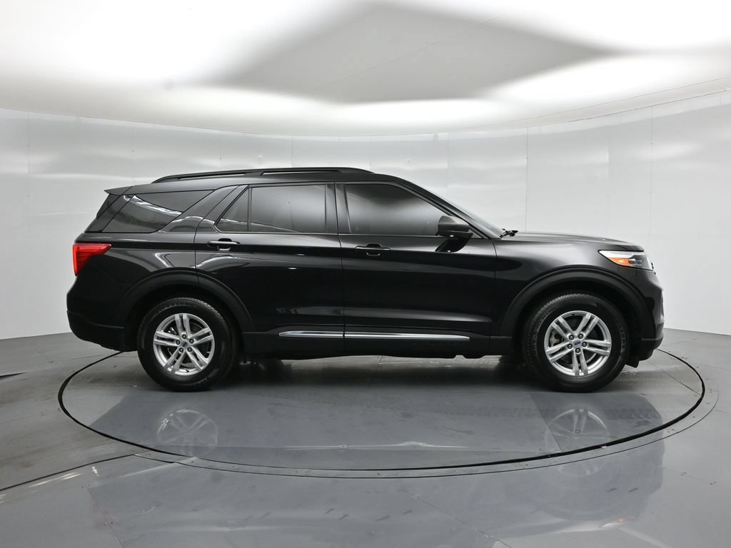 Certified 2024 Ford Explorer XLT RWD image 20