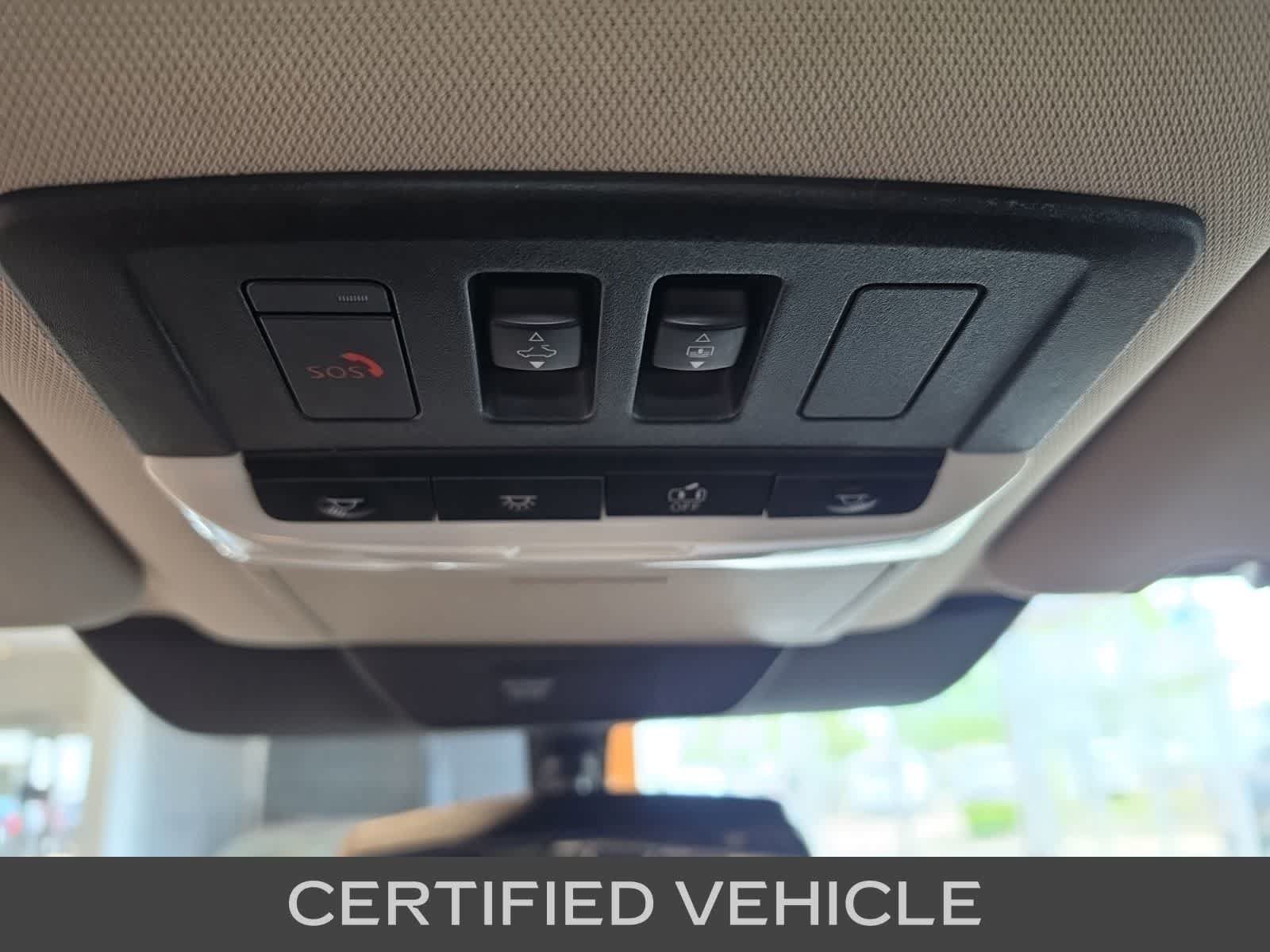 Used 2022 Nissan Pathfinder SL AWD/4WD image 26