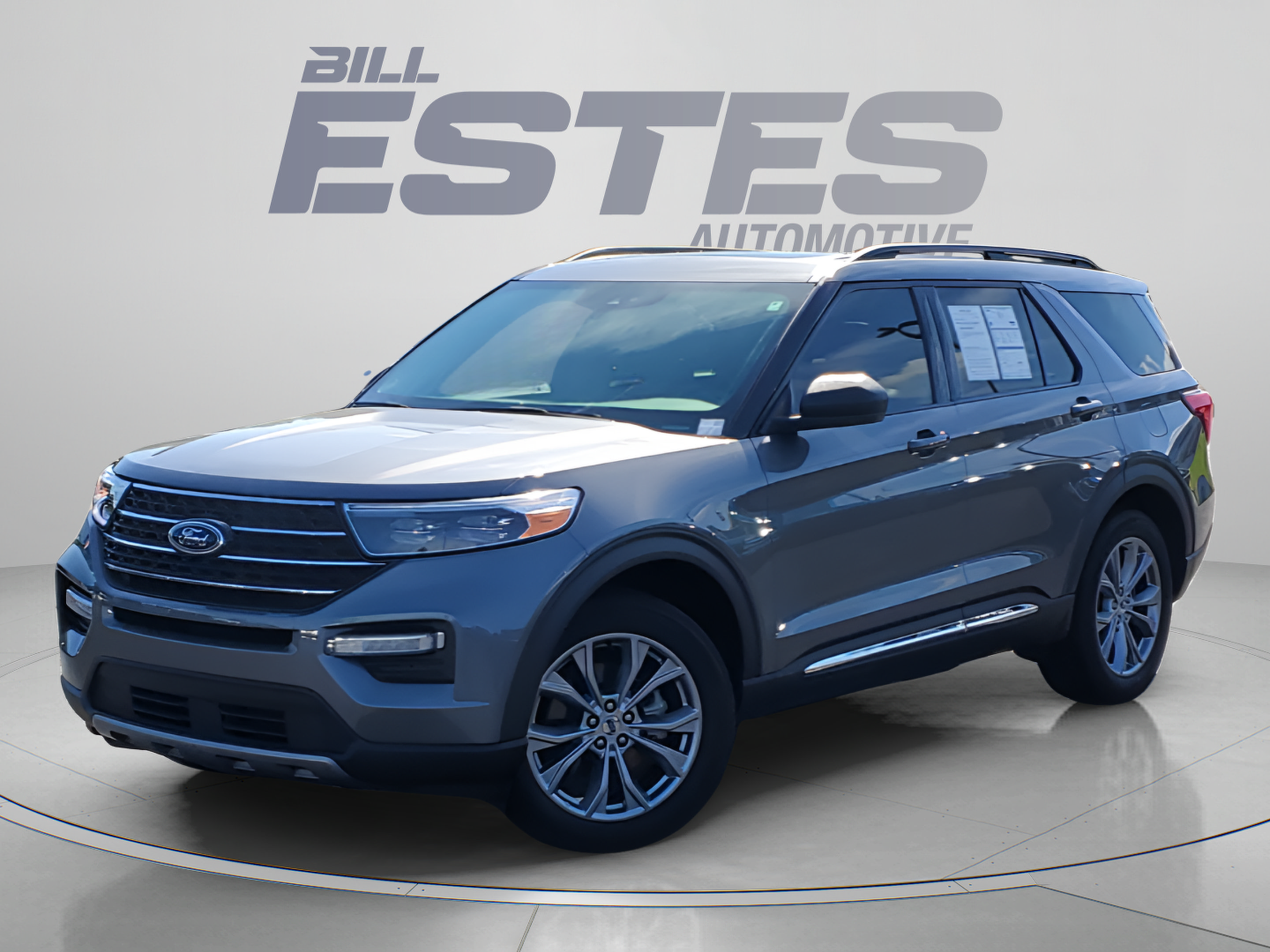 Certified 2023 Ford Explorer XLT w/ Equipment Group 202A AWD/4WD image 1