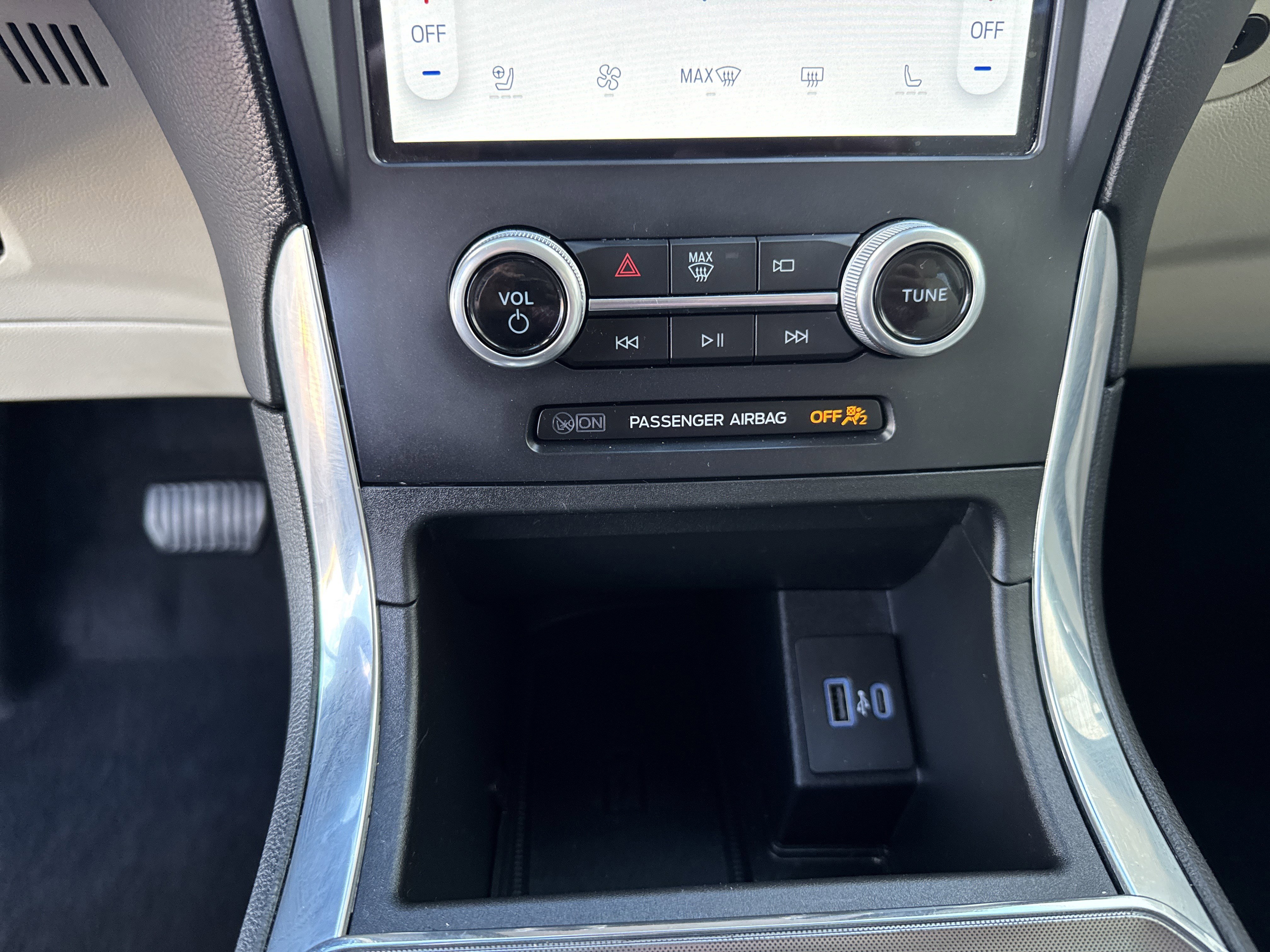 Certified 2022 Ford Edge Titanium image 40