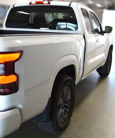 Used 2025 Nissan Frontier SV AWD/4WD image 7