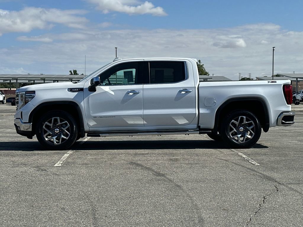 Used 2023 GMC Sierra 1500 SLT w/ SLT Premium Package AWD/4WD image 6