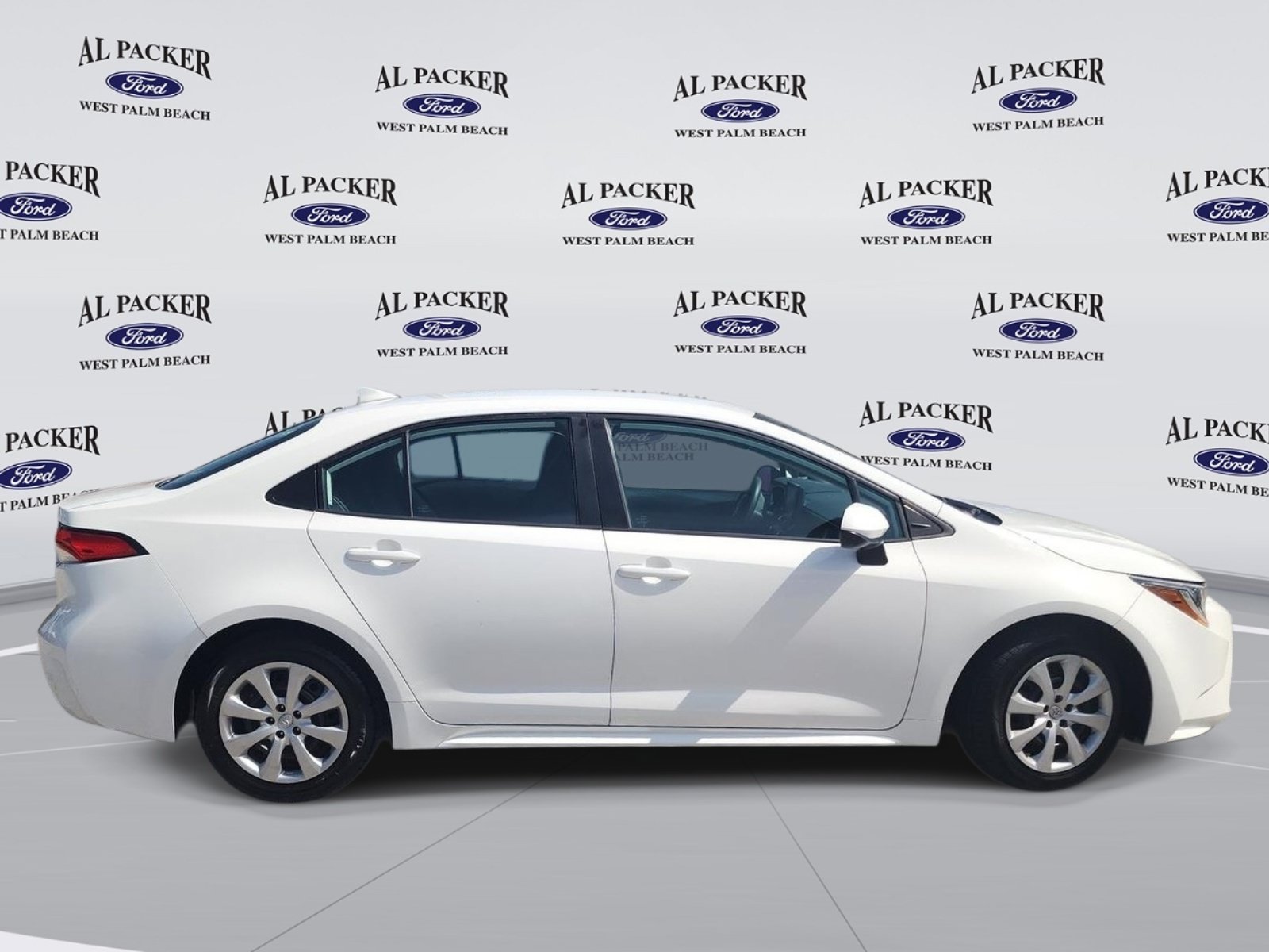 Used 2022 Toyota Corolla LE FWD image 6