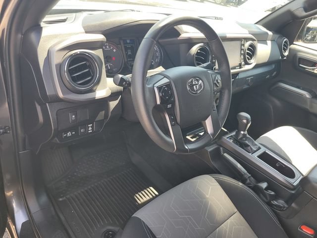 Used 2023 Toyota Tacoma TRD Off-Road w/ Technology Package AWD/4WD image 9