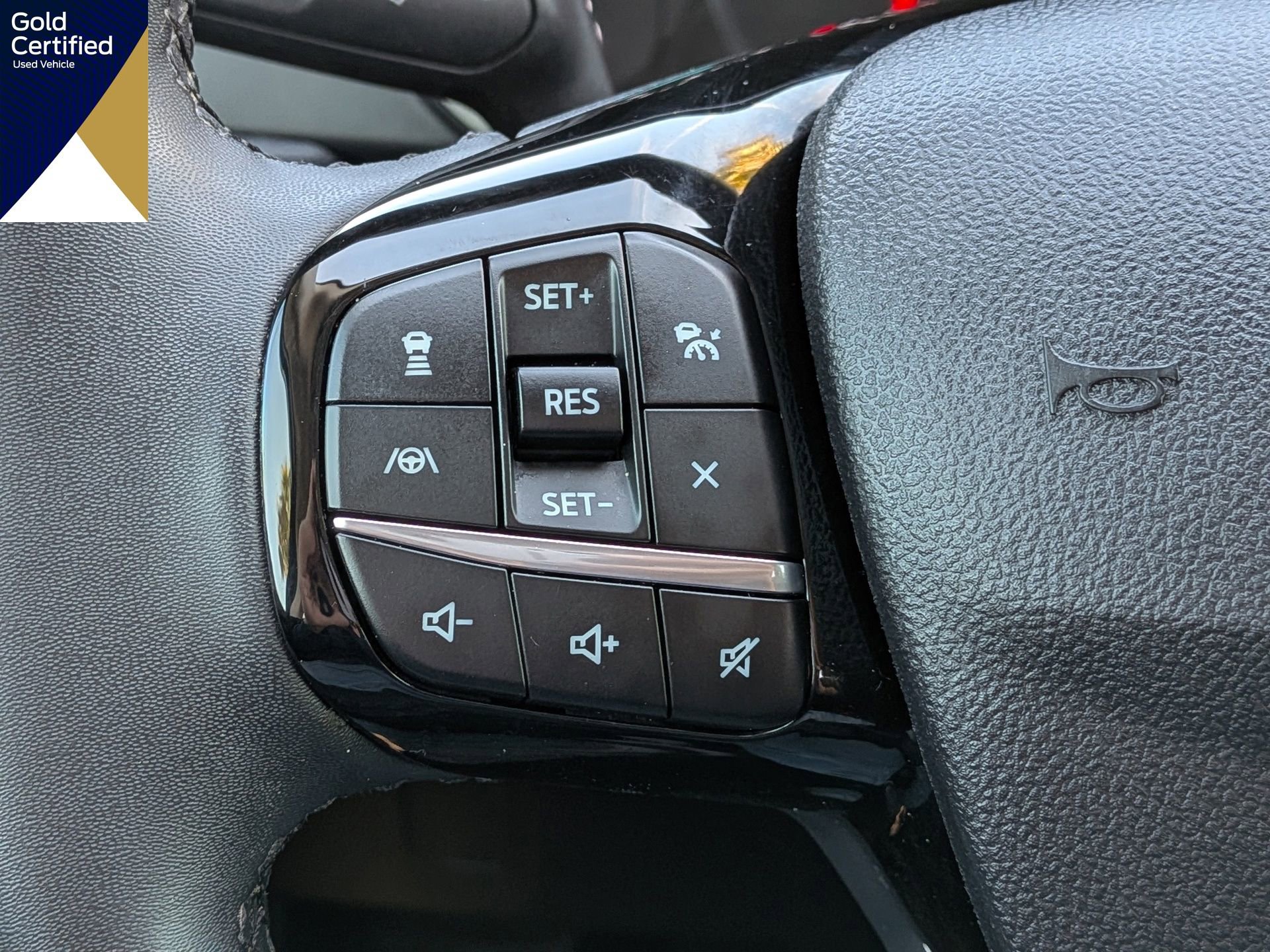 Certified 2022 Ford Escape SEL image 32