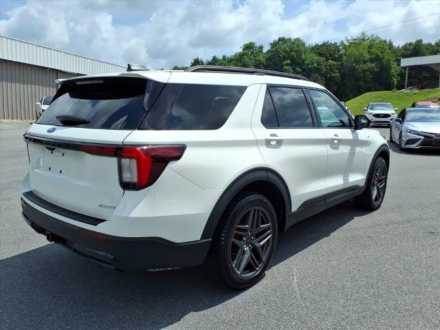 Certified 2025 Ford Explorer ST-Line w/ ST-Line Street Pack AWD/4WD image 5