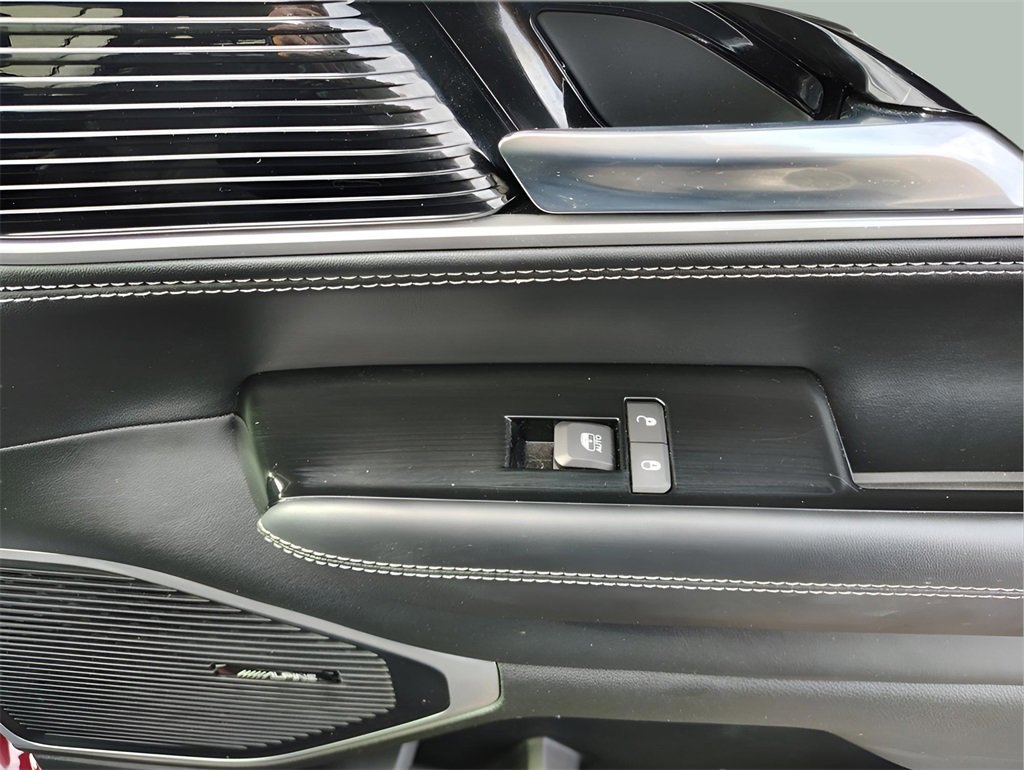 Used 2022 Jeep Wagoneer Series III w/ Flexible Seating Group image 33