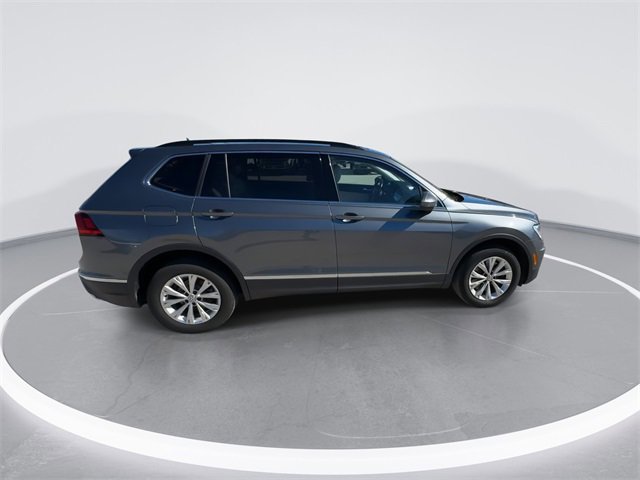 Used 2018 Volkswagen Tiguan SE w/ Panoramic Sunroof Package image 4