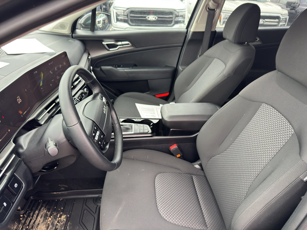 Used 2026 Kia Sportage LX FWD image 12