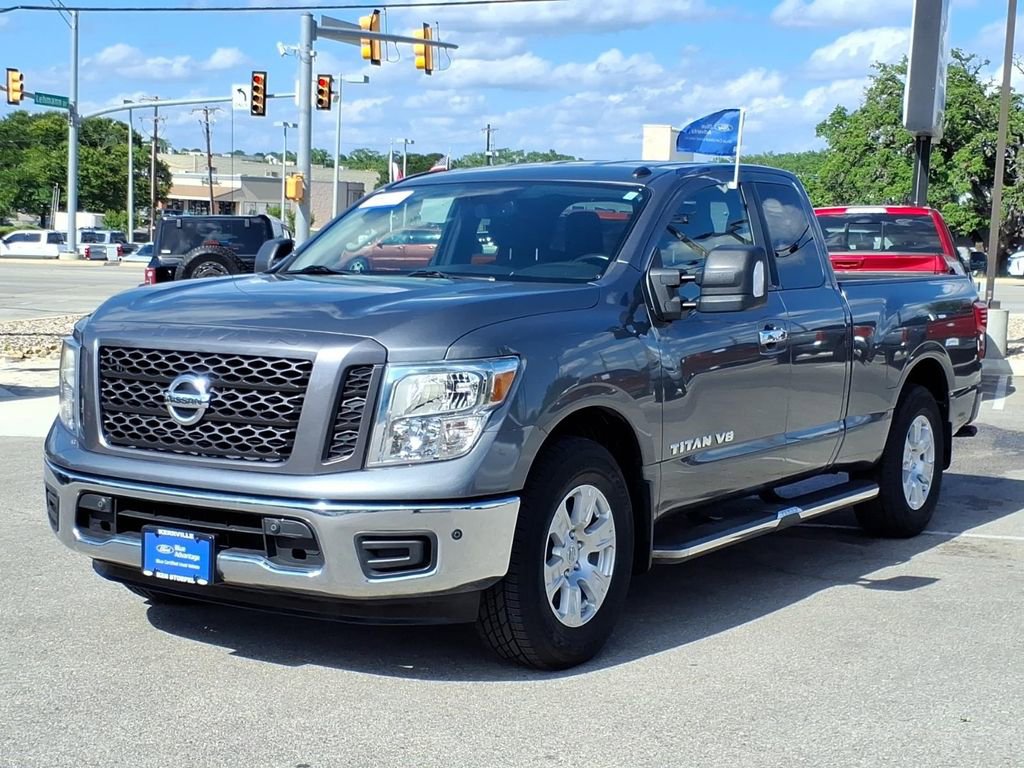 Used 2019 Nissan Titan SV w/ SV Convenience Package RWD image 13