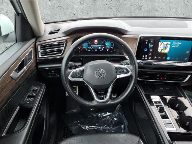 Used 2024 Volkswagen Atlas SEL Premium R-Line image 17