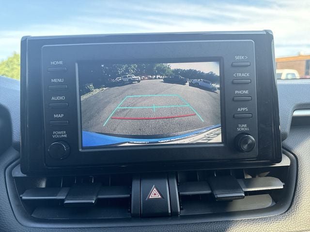 Used 2019 Toyota RAV4 LE w/ Carpet Mat Package AWD/4WD image 18