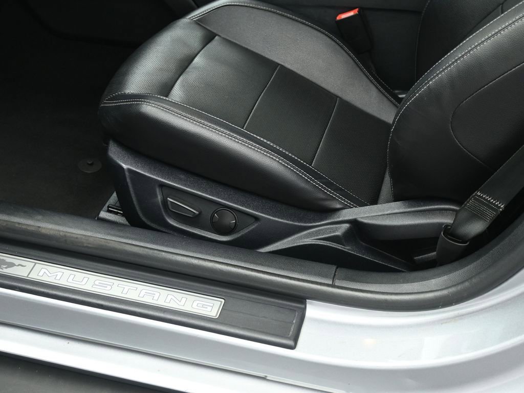 Certified 2022 Ford Mustang Premium image 11