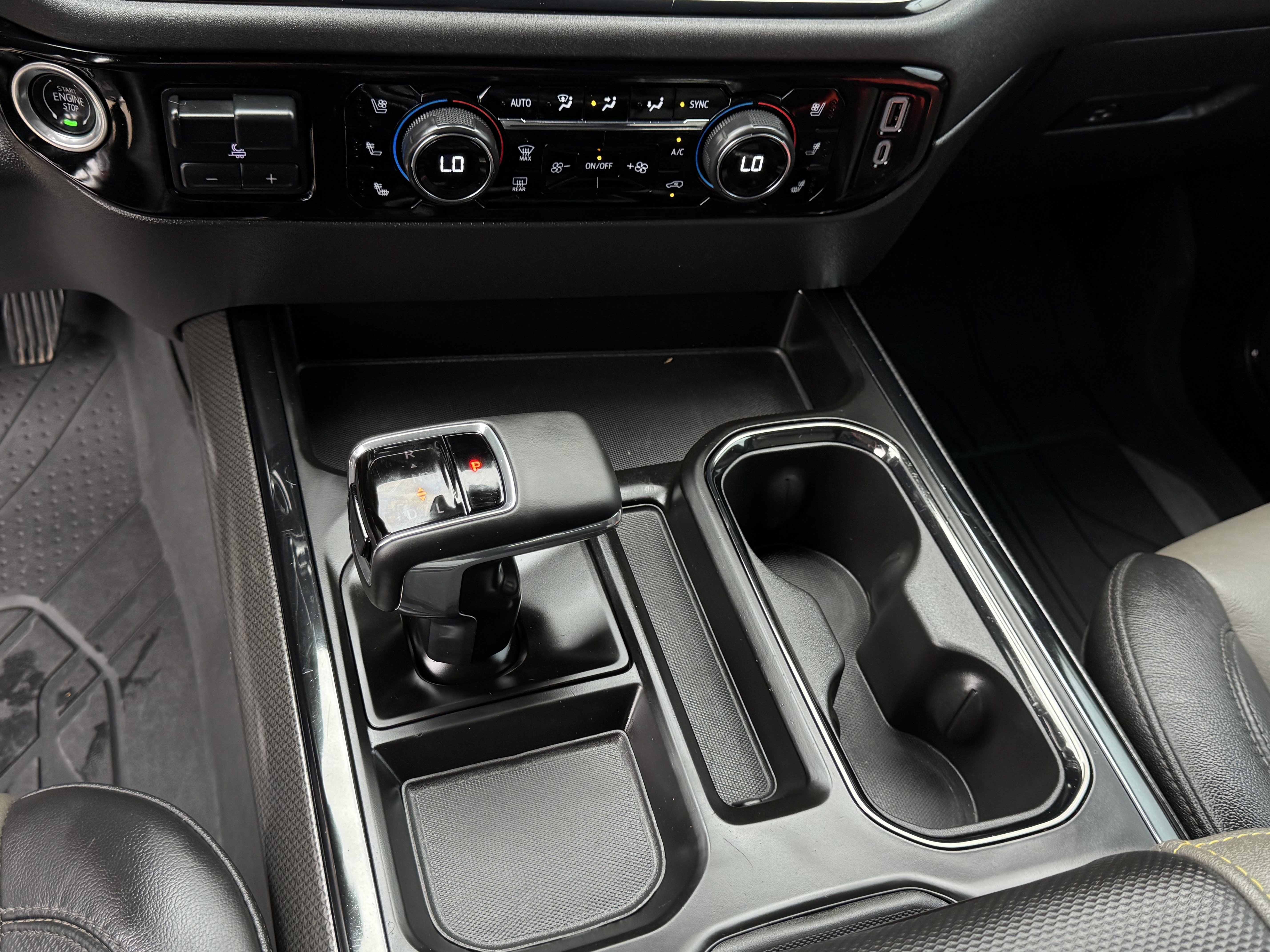 Used 2023 Chevrolet Silverado 1500 ZR2 w/ Technology Package image 22