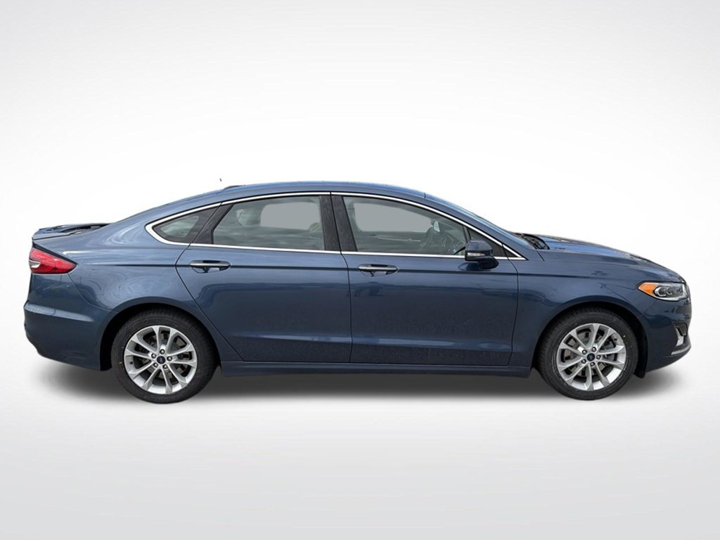 Certified 2019 Ford Fusion Energi Titanium FWD image 9