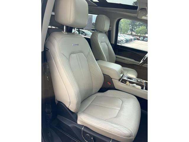 Certified 2021 Ford Expedition Platinum RWD image 6