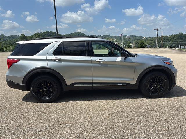 Certified 2020 Ford Explorer XLT w/ Equipment Group 202A AWD/4WD image 5