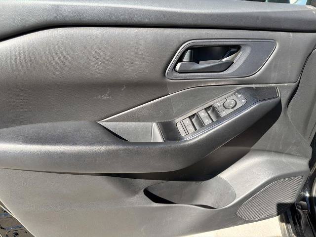 Used 2024 Nissan Rogue S FWD image 14