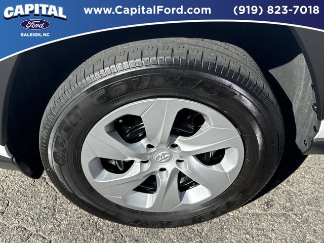 Used 2025 Toyota RAV4 LE AWD/4WD image 13