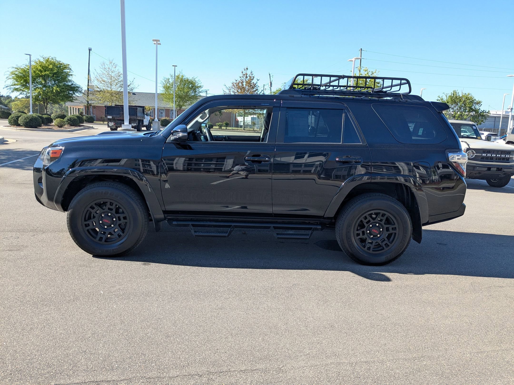 Used 2021 Toyota 4Runner Venture w/ Moonroof Package image 2