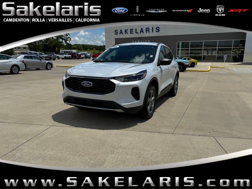 Certified 2025 Ford Escape ST-Line AWD/4WD image 1