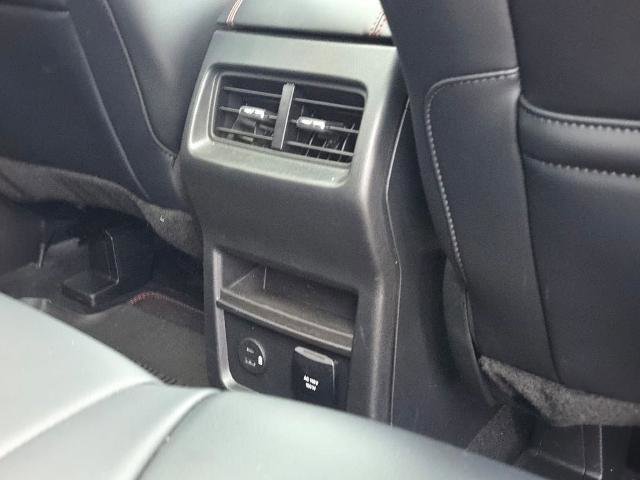 Certified 2022 Ford Edge ST-Line w/ Class II Trailer Tow Package image 9