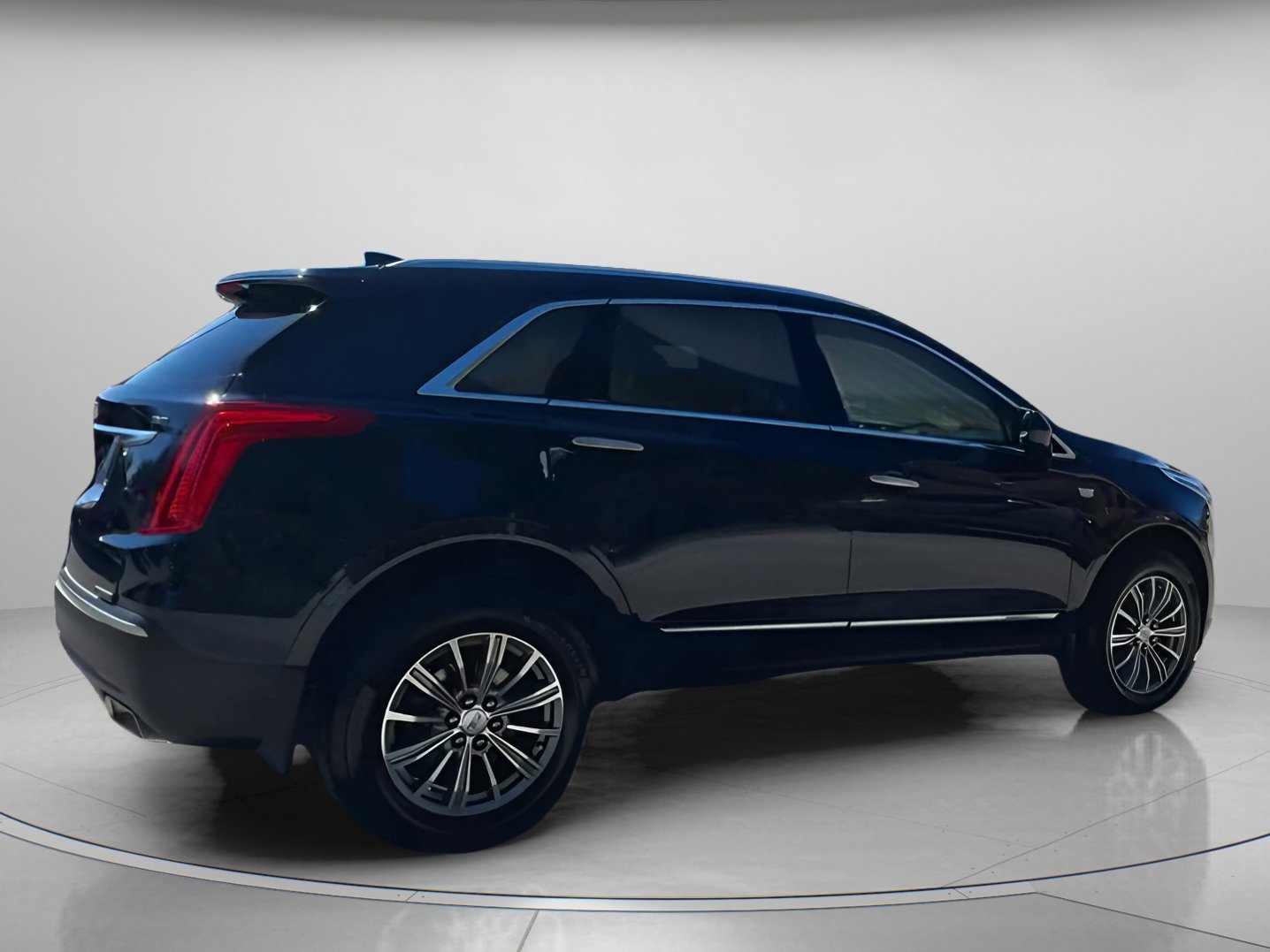 Used 2017 Cadillac XT5 Luxury w/ Driver Awareness Package image 22