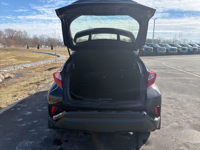 Used 2020 Toyota C-HR XLE image 10