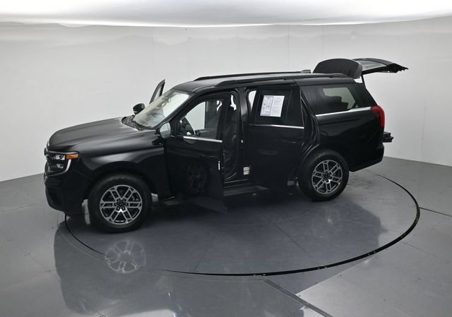 Certified 2025 Ford Expedition Active AWD/4WD image 52