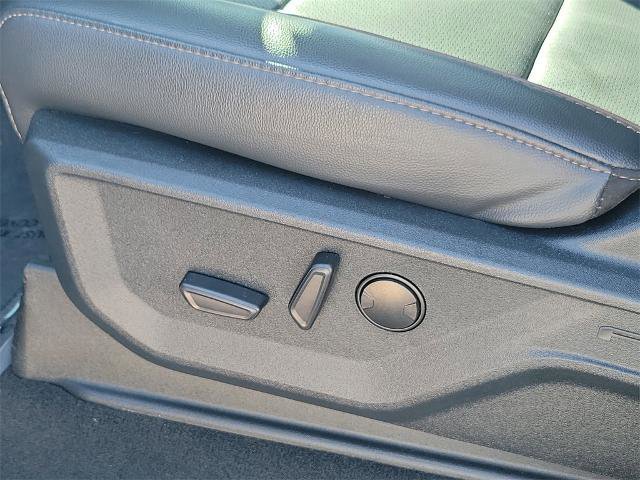 Certified 2025 Ford F250 Lariat w/ Black Appearance Package image 20