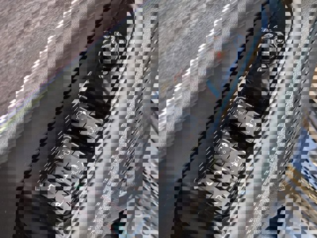 Used 2023 Jeep Grand Cherokee L Overland w/ Luxury Tech Group IV image 16