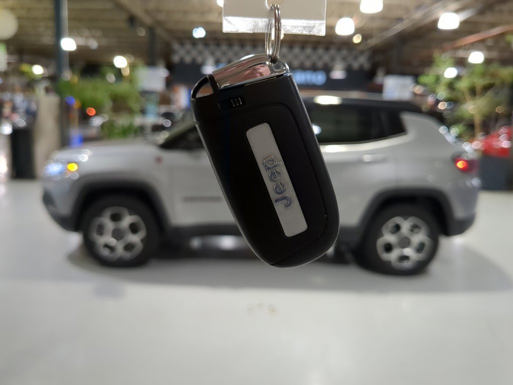 Used 2022 Jeep Compass Trailhawk AWD/4WD image 4