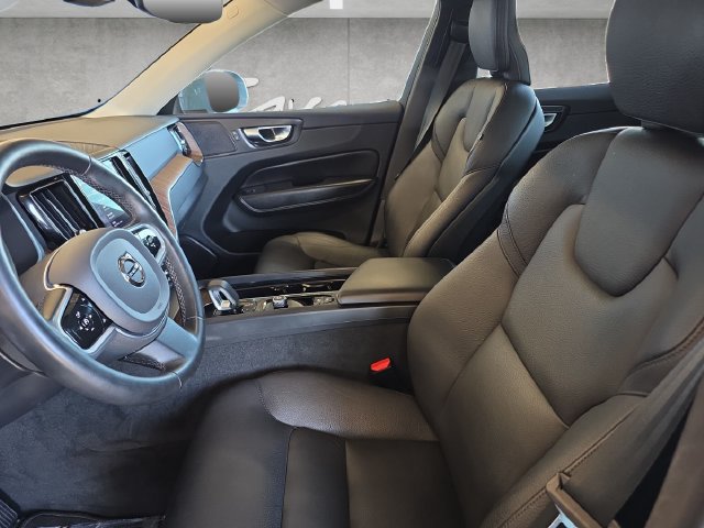 Used 2023 Volvo XC60 B5 Plus w/ Protection Package Premier FWD image 20