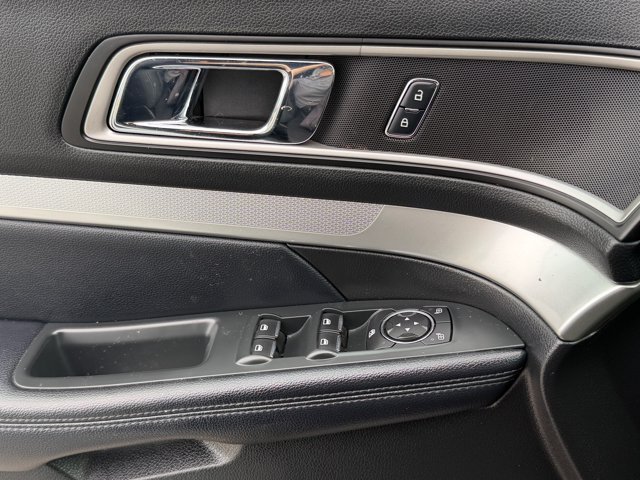 Certified 2017 Ford Explorer XLT FWD image 36