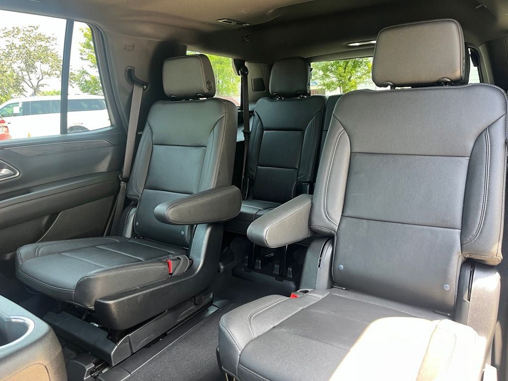 Used 2023 Chevrolet Tahoe Z71 w/ Luxury Package AWD/4WD image 14