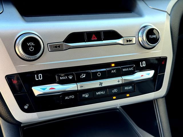 Certified 2021 Ford Explorer XLT w/ Equipment Group 202A image 19