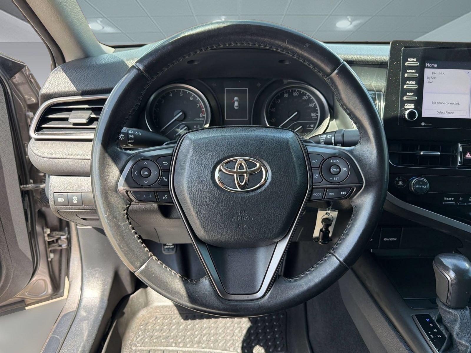 Used 2022 Toyota Camry SE FWD image 11