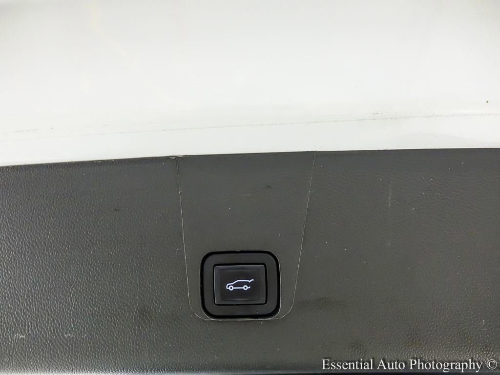 Used 2023 Chevrolet Traverse RS AWD/4WD image 29