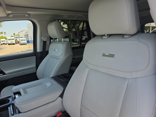 Certified 2025 Ford Expedition Max Platinum w/ Driver's Package AWD/4WD image 22