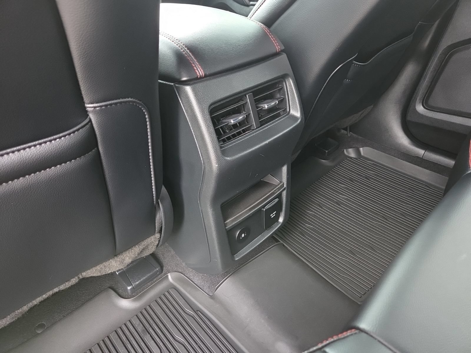 Certified 2024 Ford Edge ST-Line AWD/4WD image 45
