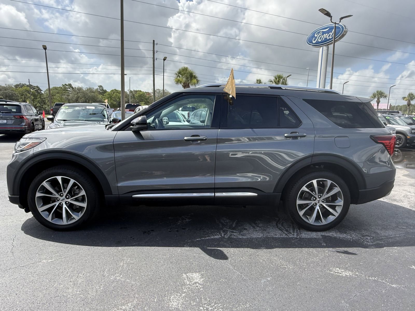 Certified 2025 Ford Explorer Platinum w/ Ultimate Package AWD/4WD image 7