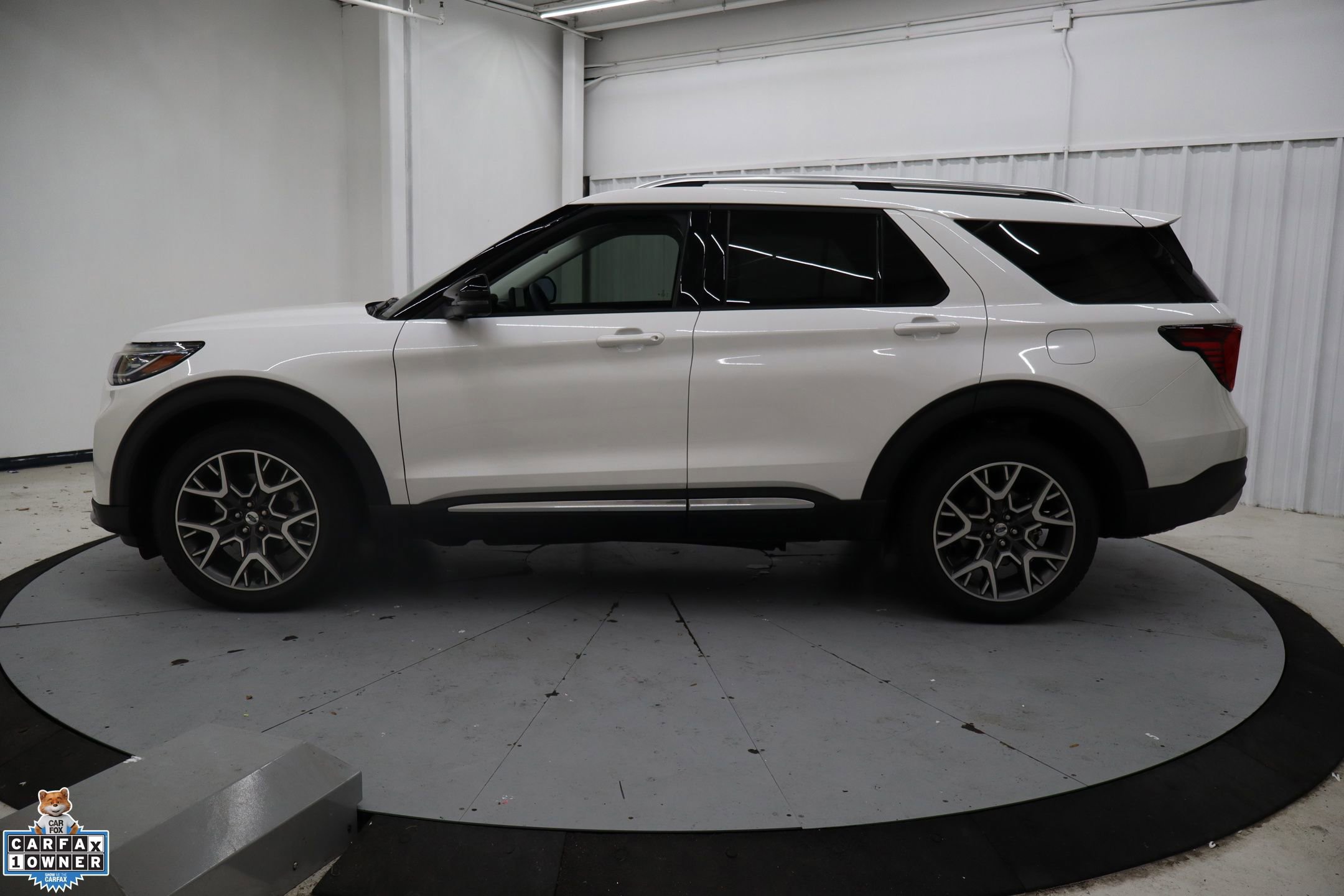 Certified 2025 Ford Explorer Platinum w/ Ultimate Package image 2