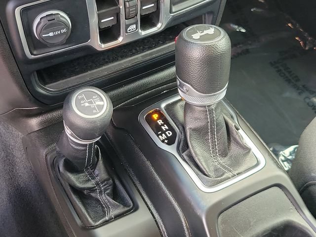 Used 2024 Jeep Wrangler Unlimited Sahara AWD/4WD image 29