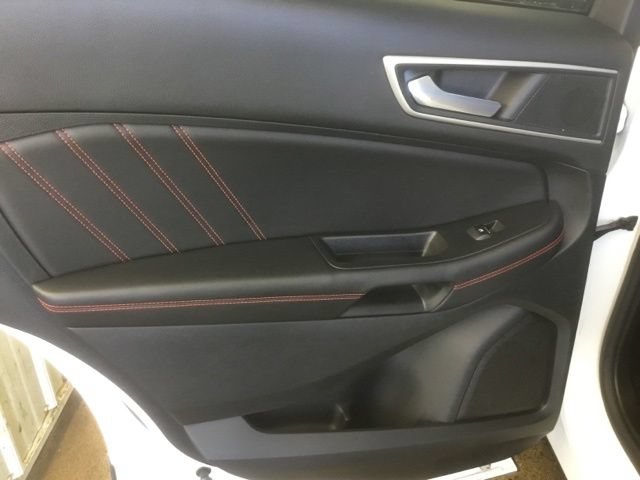 Certified 2024 Ford Edge ST-Line AWD/4WD image 9