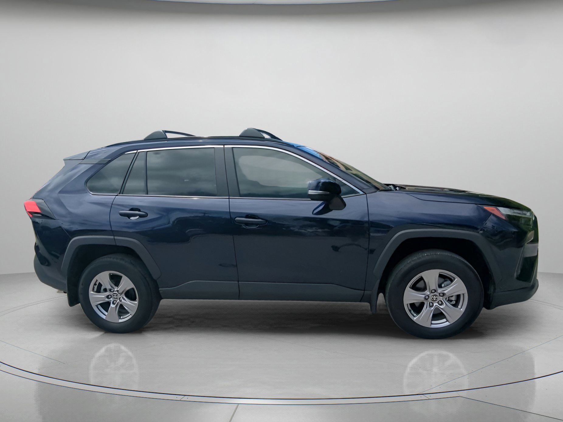 Used 2025 Toyota RAV4 XLE w/ Convenience Package FWD image 30