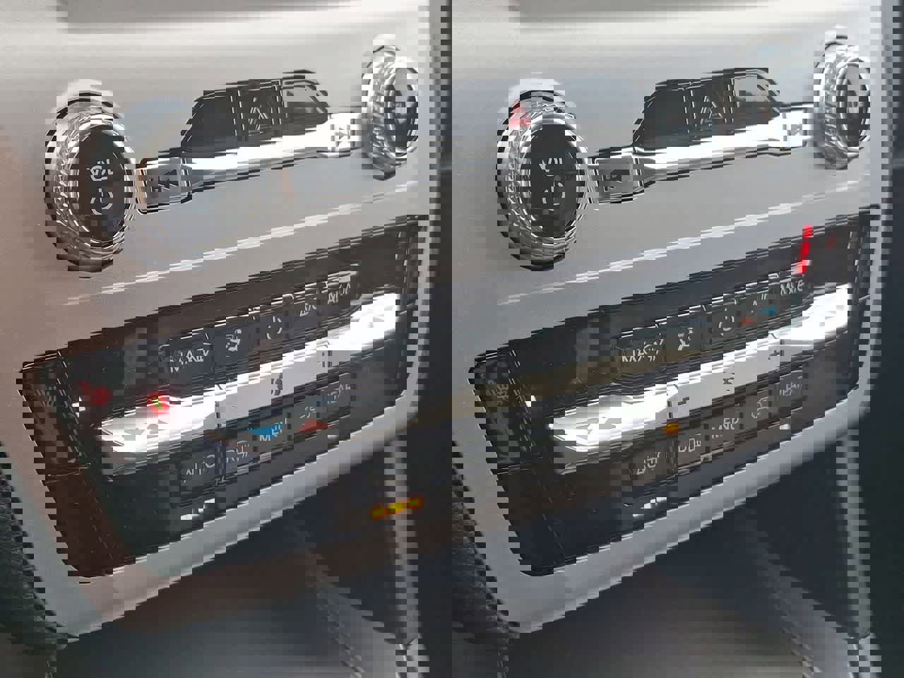 Certified 2024 Ford Explorer XLT image 25