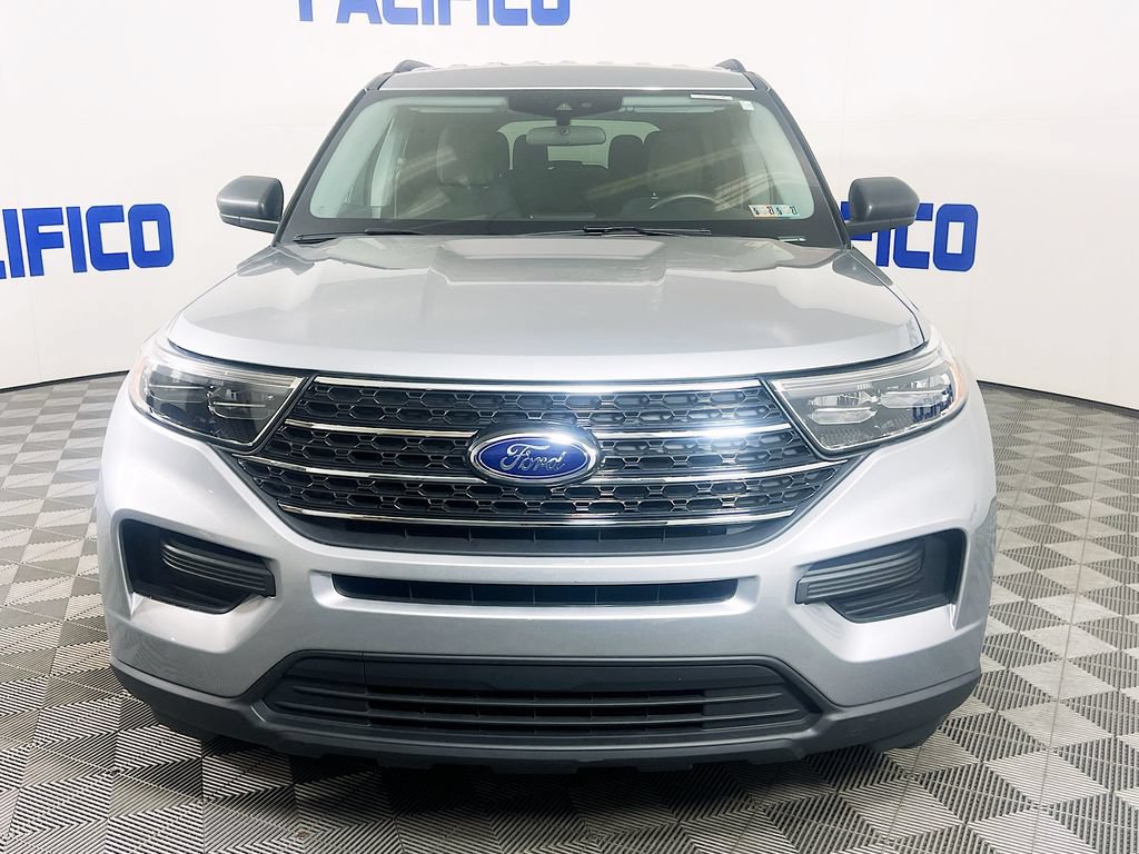 Certified 2024 Ford Explorer XLT AWD/4WD image 2